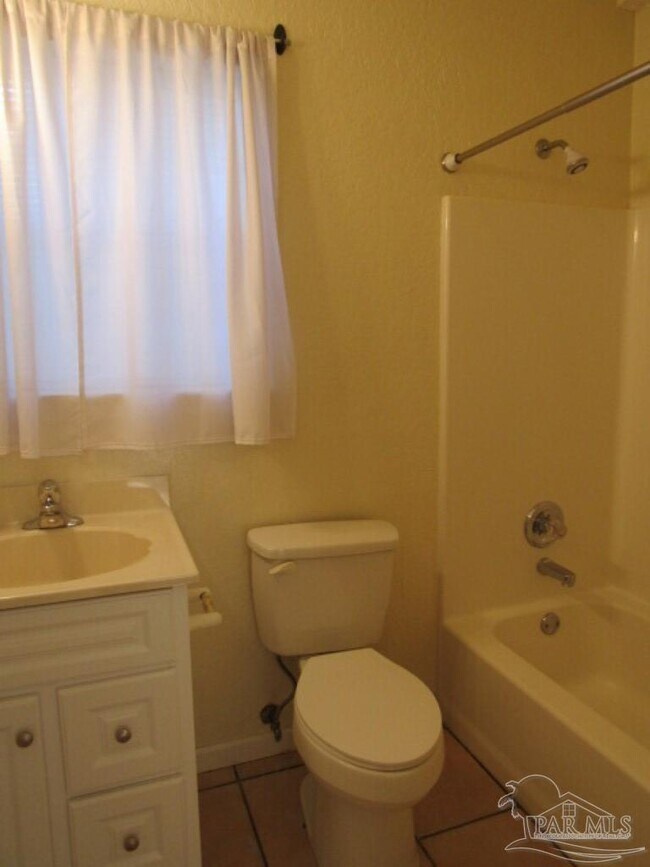 Foto del edificio - 3209 E Lloyd St