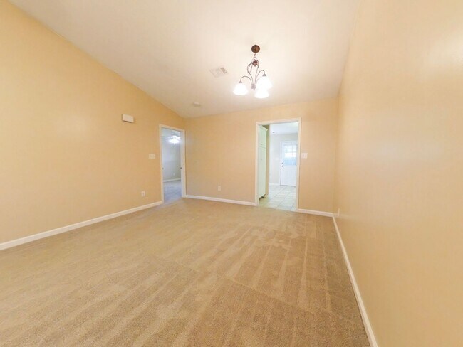 Foto del edificio - Two Bedroom End Unit Townhome in Evans!
