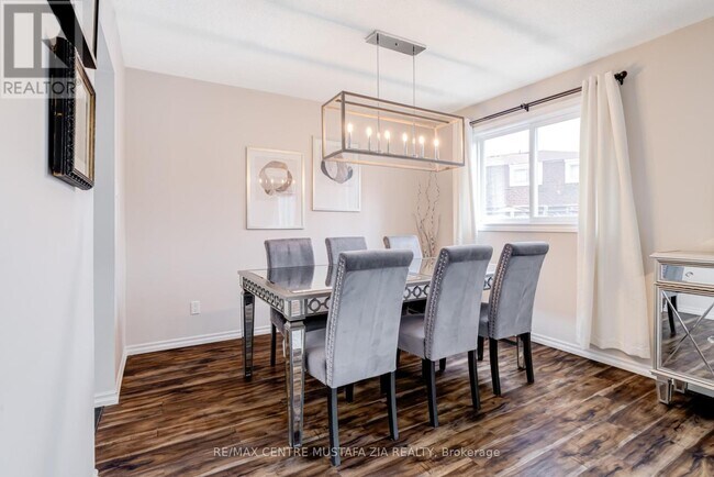 Building Photo - 3025 Oslo Crescent