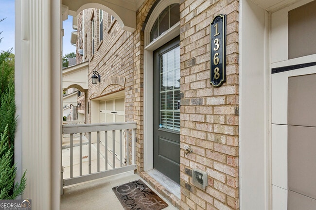 Building Photo - 1368 Live Oak Ln
