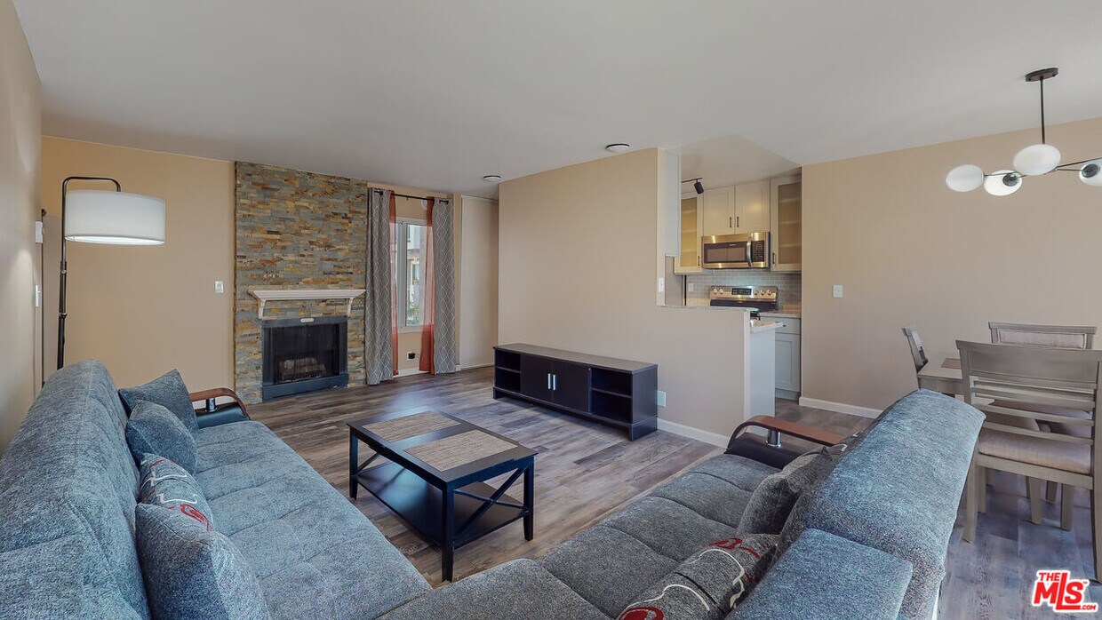 Foto principal - 8740 Tuscany Ave