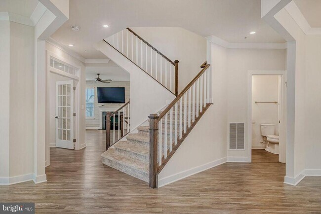 Foto del edificio - 6425 Greenleigh Ave