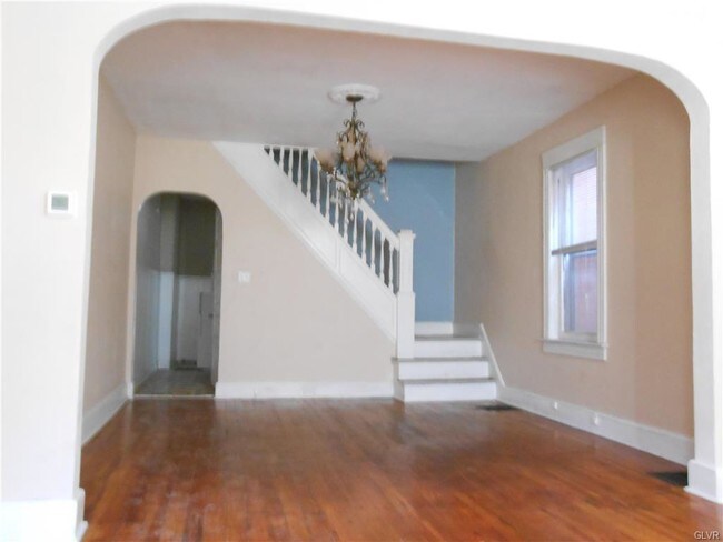 Building Photo - 11 N Mulberry St