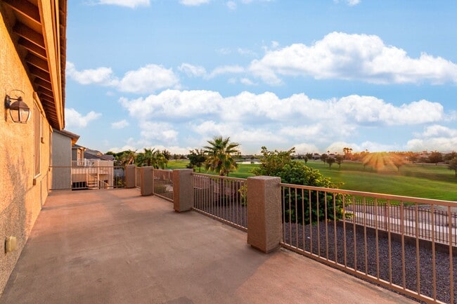 Gorgeous Golf Course Views in Gilbert, AZ! MOVE-IN SPECIAL: FIRST MONTH FREE!!! - Gorgeous Golf Course Views in Gilbert, AZ!  MOVE-IN SPECIAL:  FIRST MONTH FREE!!! House
