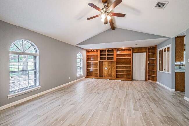 Foto del edificio - 4319 Pine Meadow Dr