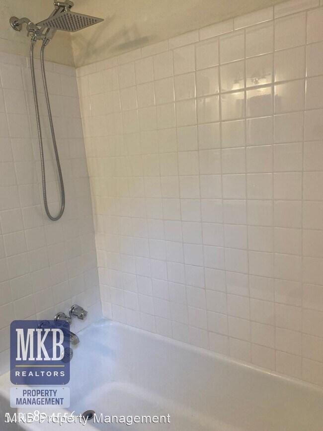 Foto del edificio - 2 br, 1 bath House - 2415 Longview Ave. Un...