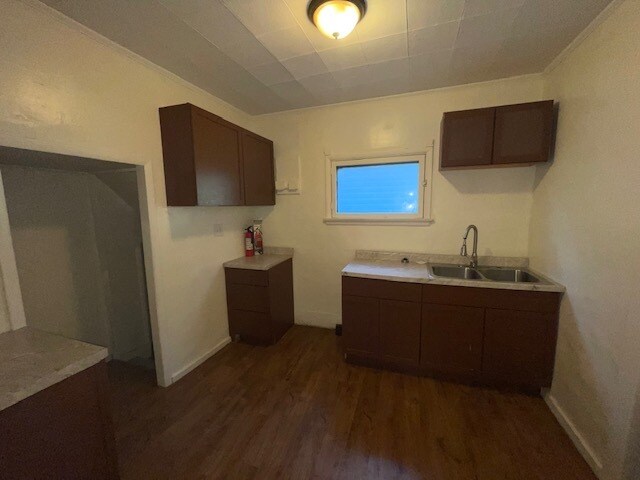 Foto del edificio - 1560 Pinewood Ave