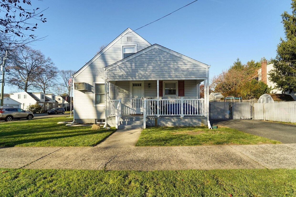 43 6th Ave, Hawthorne, NJ 07506 Room for Rent in Hawthorne, NJ