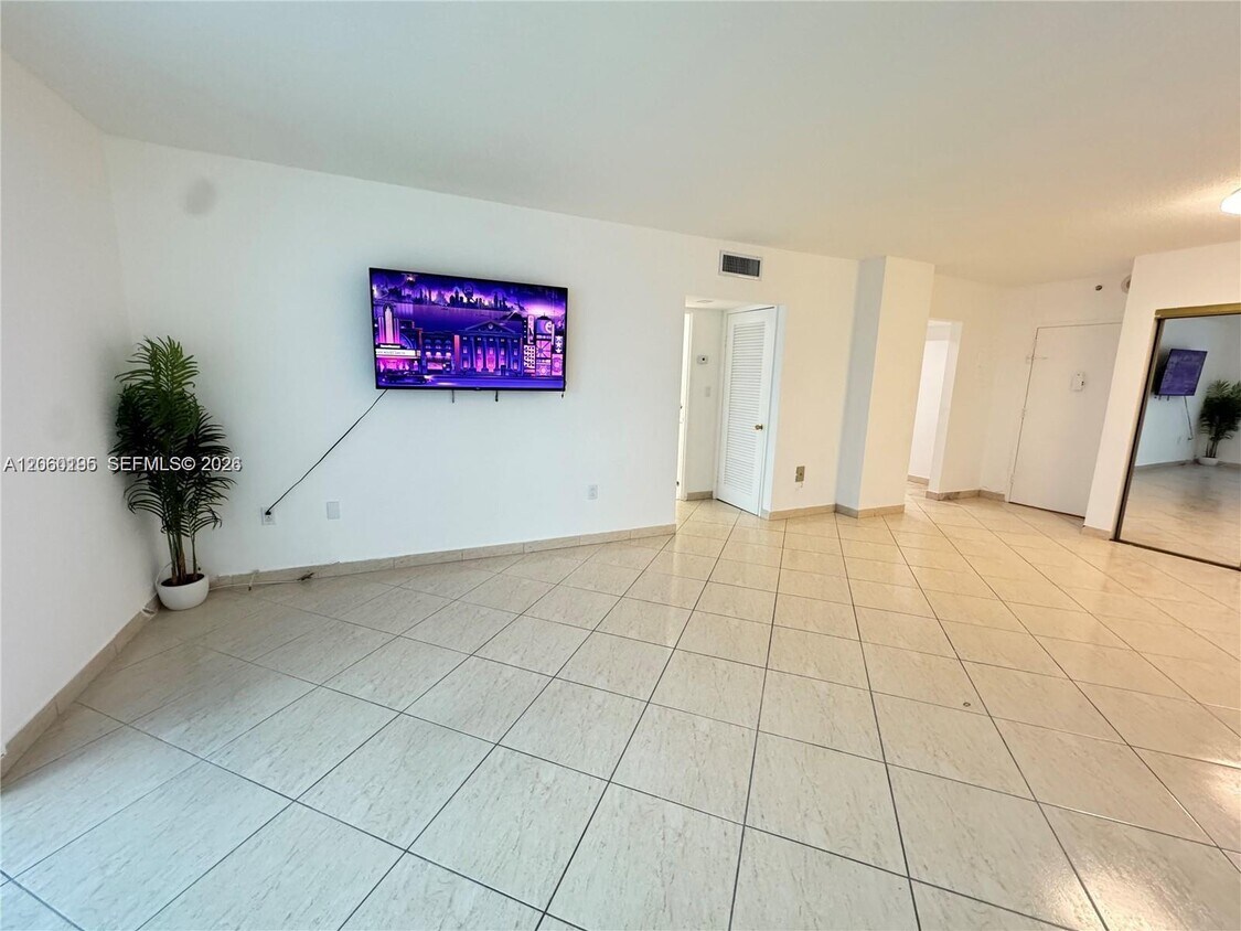 Foto del edificio - 400 Kings Point Dr