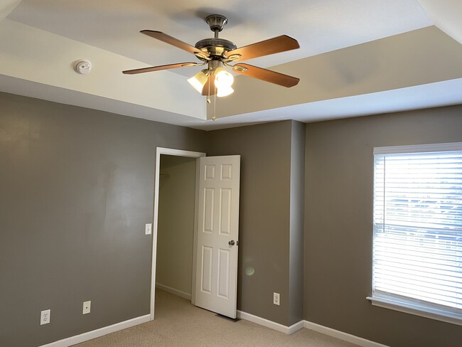 Building Photo - 182 Montvale Rd