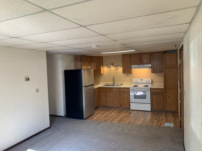 Building Photo - 432 Kit Blvd