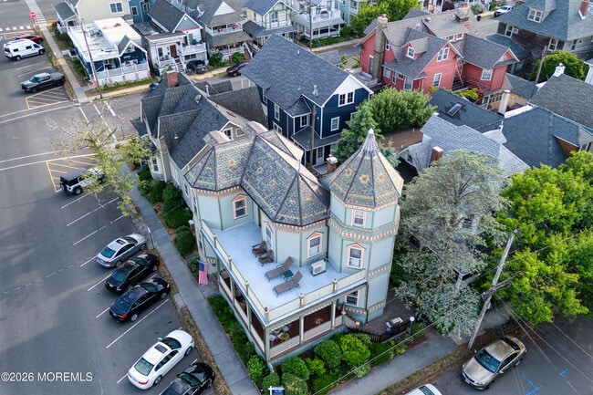 Building Photo - 44 Webb Ave