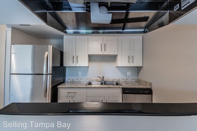 Foto del edificio - 5820 N Church Ave