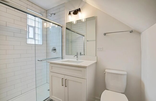 Photo - 1244 N Bosworth Ave Apartment