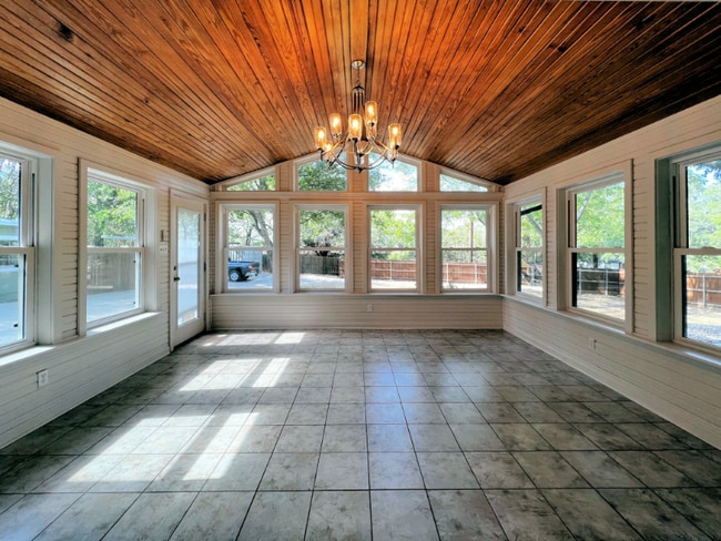Building Photo - 617 Dunaway Ln