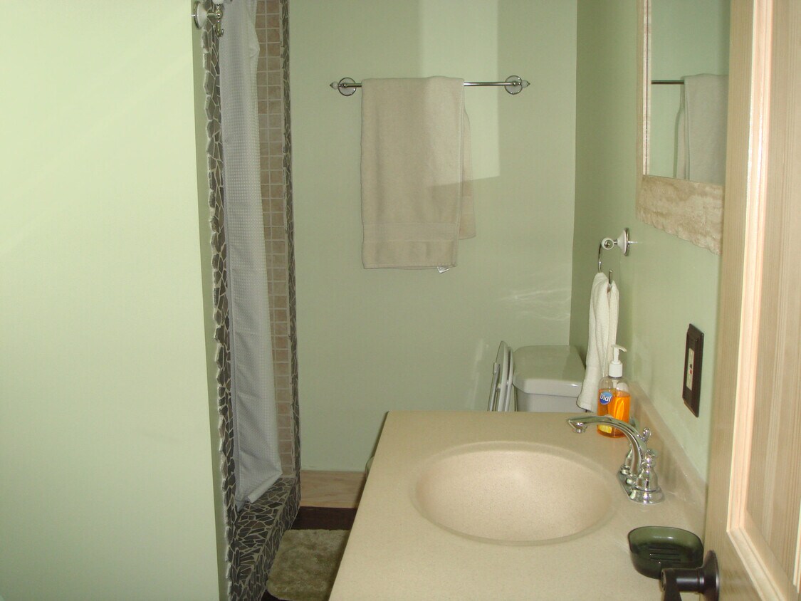 362 1st St Unit 3, Manistee, MI 49660 Apartments in Manistee, MI