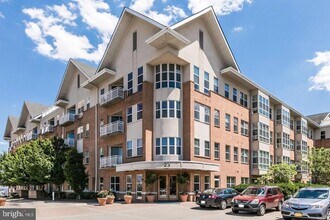 Building Photo - 23 Pierside Dr