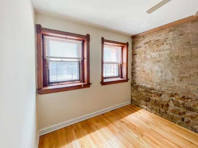 Foto del edificio - 2600 N Racine Ave