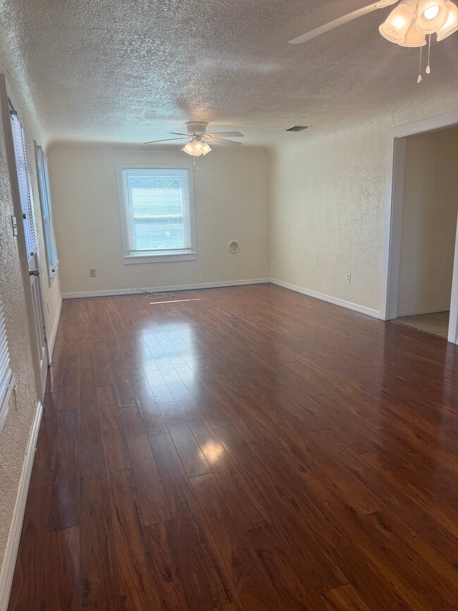 Building Photo - 409 Lebeau St