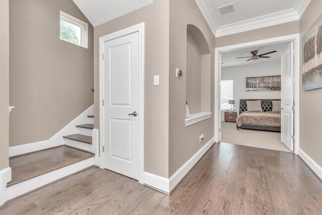 Building Photo - 7714 Jacquelyn Spgs Ln