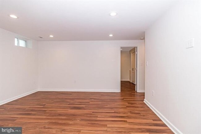 Building Photo - 4802 Hicks Dr