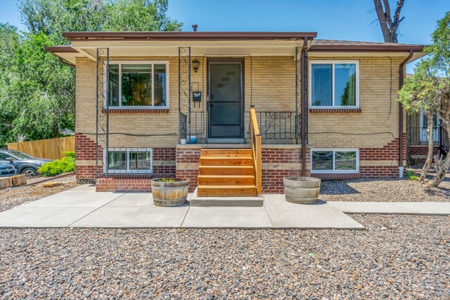 Building Photo - 2591 Pierce St
