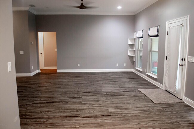 Building Photo - 2614 Paige Cir