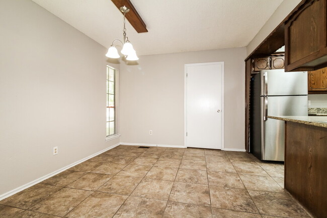 Building Photo - 829 Turtle Creek Rd