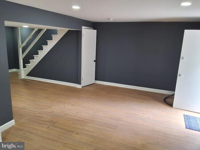 Foto del edificio - 5011 Woodland Blvd