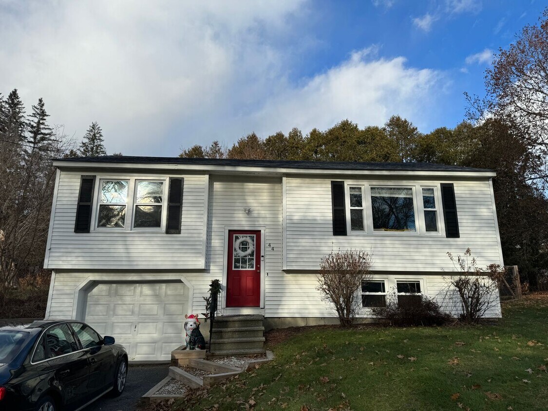 44 Harvest Ln, Hartford, VT 05001 House Rental in Hartford, VT