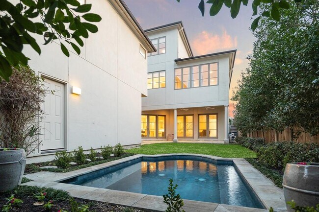 Foto del edificio - 3020 Ella Lee Ln