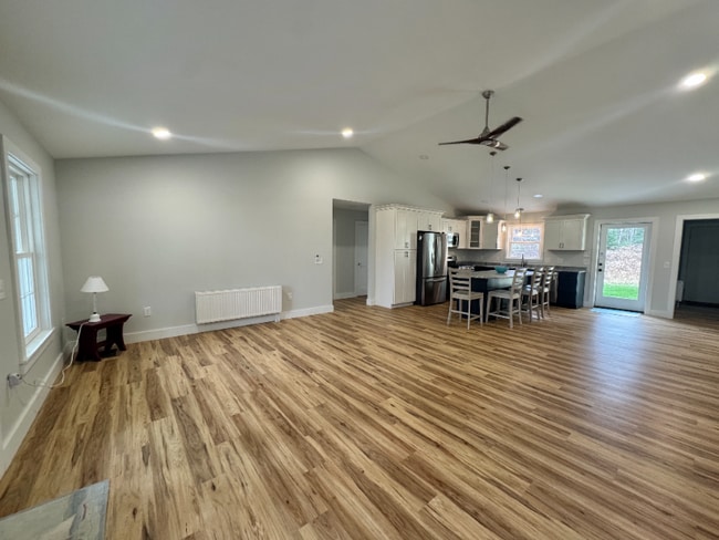 Building Photo - 49 Fort Point Cove Rd