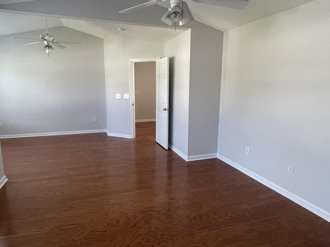 Building Photo - 2704 N Holmes Ct