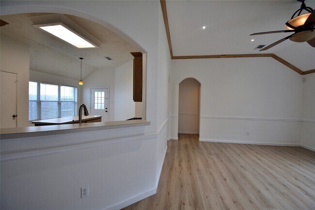 Foto del edificio - 9238 Clearwood Landing Blvd