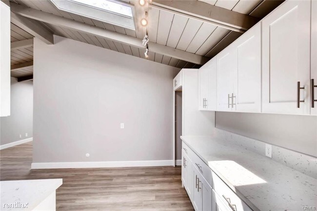 Foto del edificio - 3 br, 2 bath Duplex - 510 1/2 Iris Ave