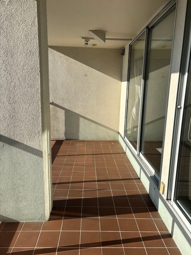 Photo du bâtiment - 1600 Howe St