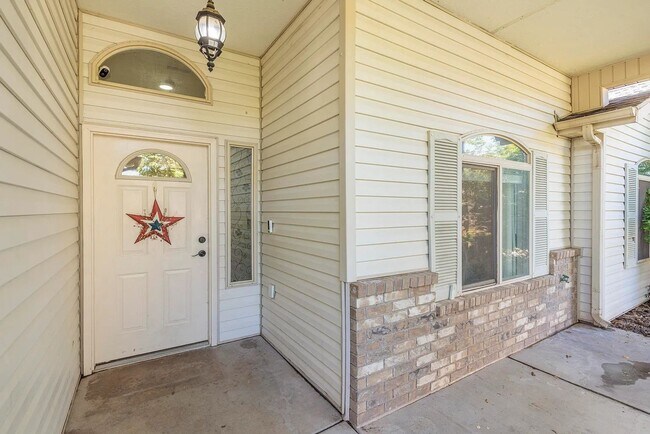 Foto del edificio - Stunning 4 Bedroom Home in St. George! Pet...