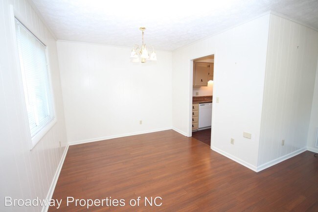 Building Photo - 10 Woodstone Dr
