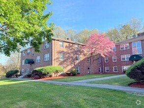 Building Photo - 180 Tyngsboro Rd