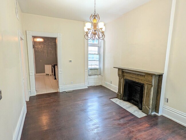 Building Photo - 229 S Racine Ave