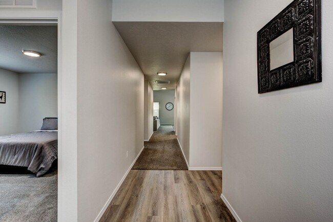 Foto del edificio - 4 bed 2 bath home for rent