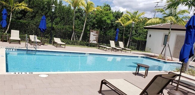 Foto del edificio - 15911 SW 2nd Dr