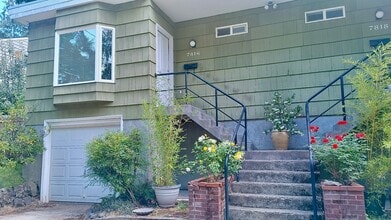 Building Photo - 7816-7818-7818 SW 30th Ave