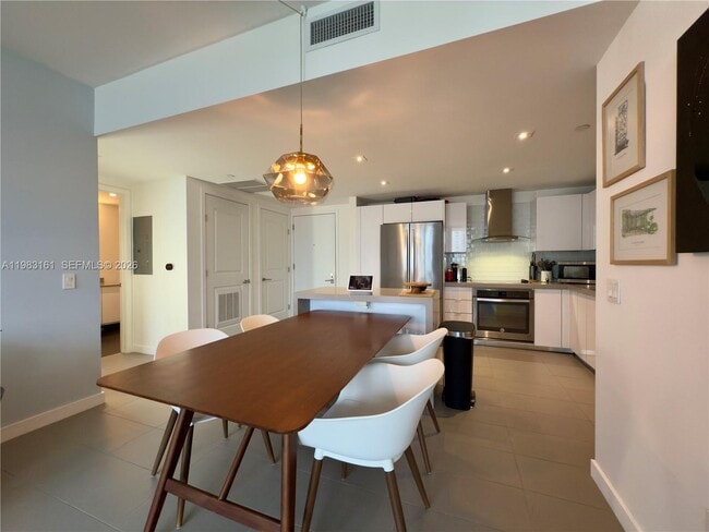 Building Photo - 1600 NE 1st Ave