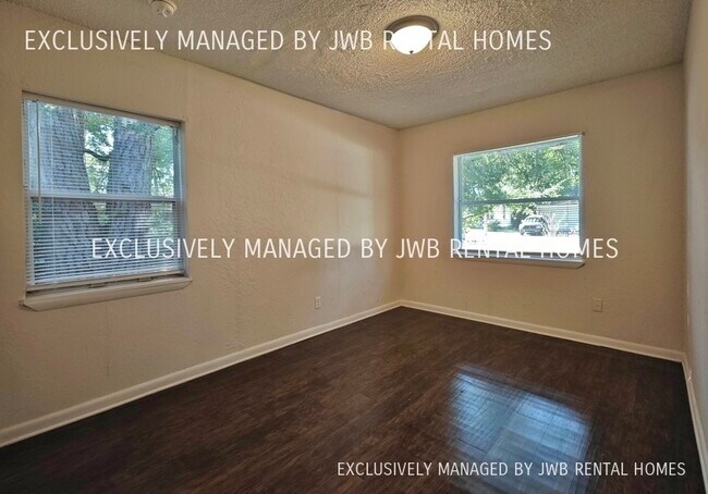 Foto del edificio - 1479 Breton Rd