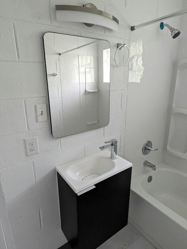 Photo - 1211 N Driver St Townhome