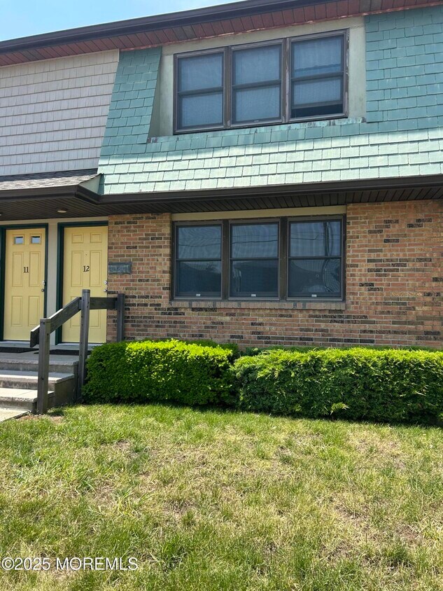 Primary Photo - 1198 Ocean Ave