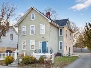 Building Photo - 24 E Park Pl