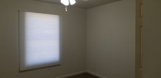 Building Photo - 3 br, 2.5 bath House - 123 SABLE DR