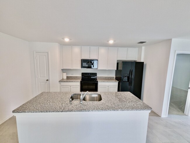 Building Photo - 313 Riverside Dr